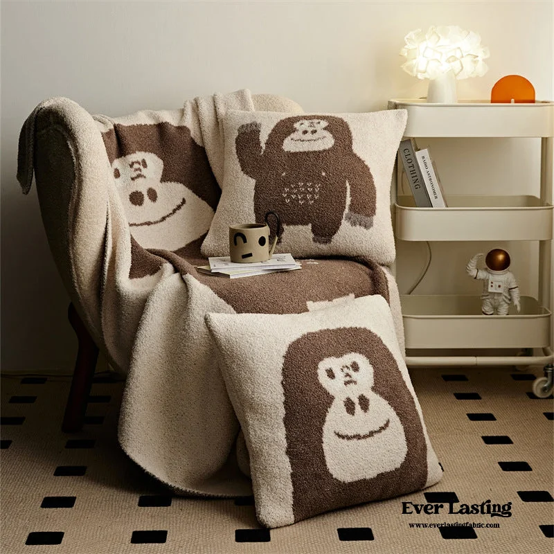 Go Go Chimpanzee Blanket & Pillows / Brown