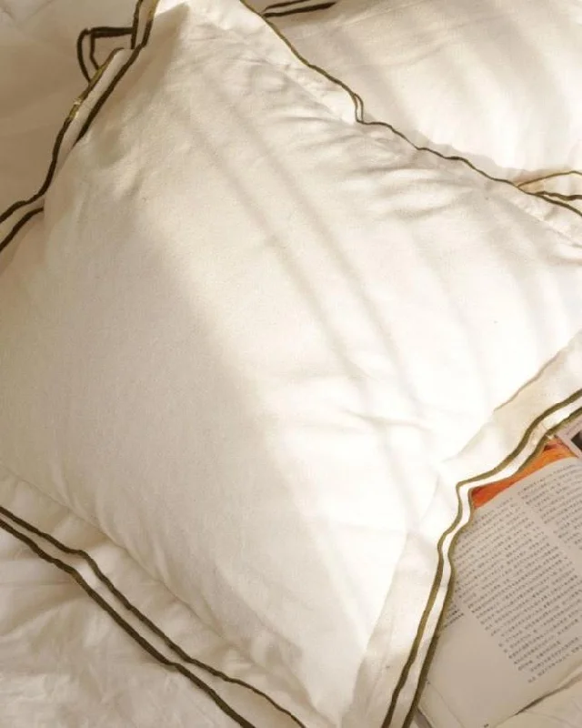 French Minimalist Ruffle Pillow / Cream